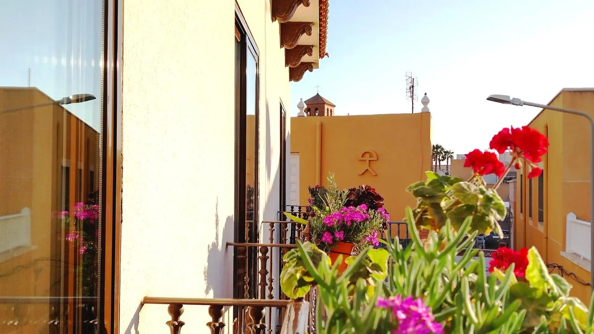 Casa Rural Jardin Del Desierto contacts